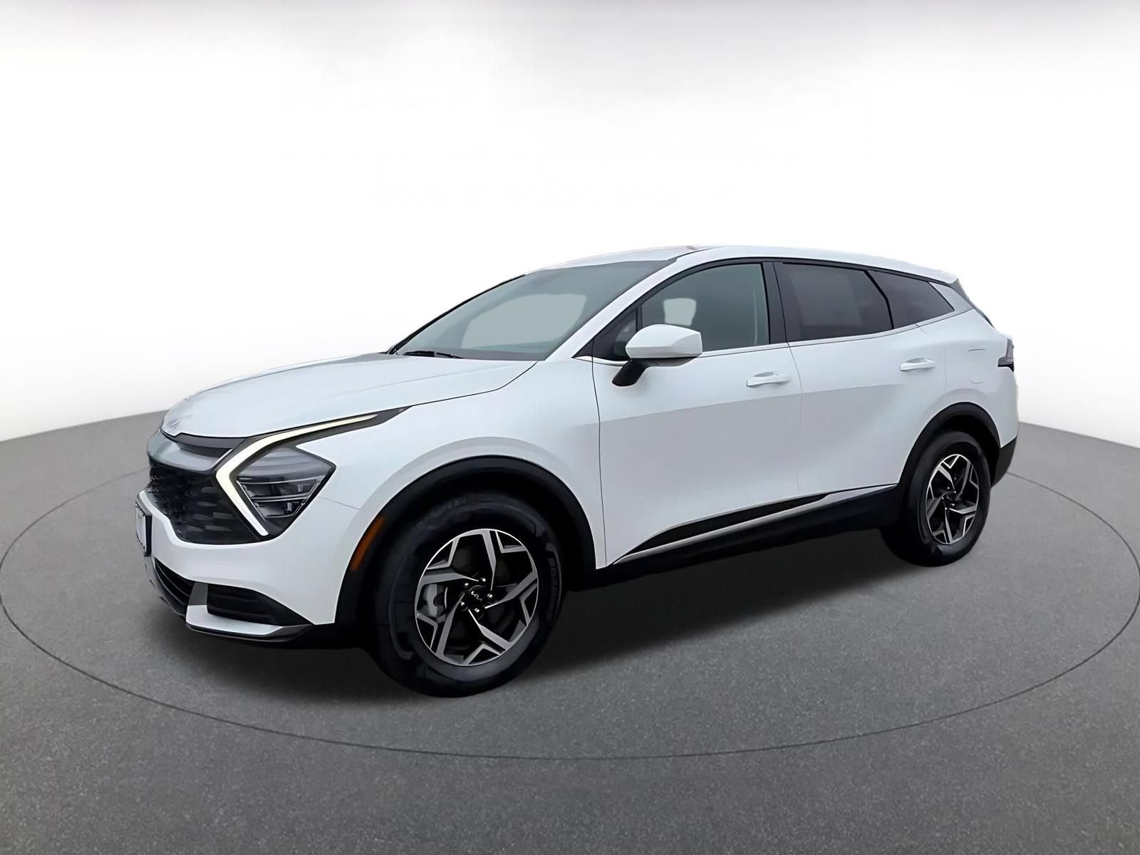 Used 2025 Kia Sportage LX FWD image 8