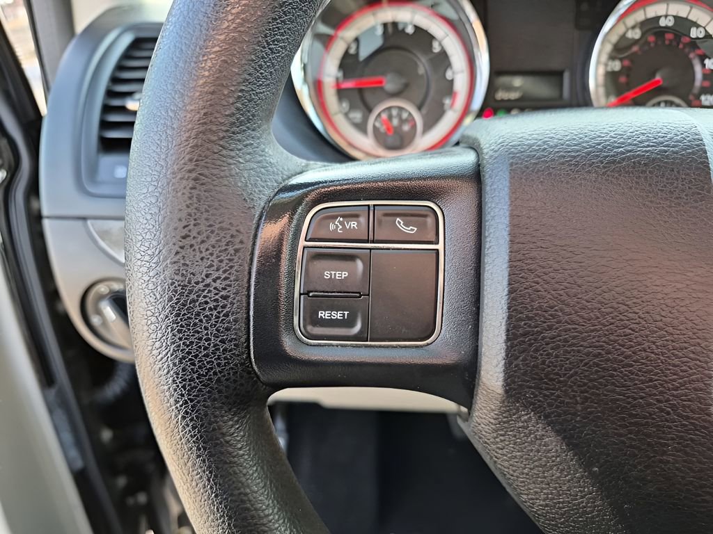Used 2018 Dodge Grand Caravan SE w/ UConnect Hands-Free Group image 30