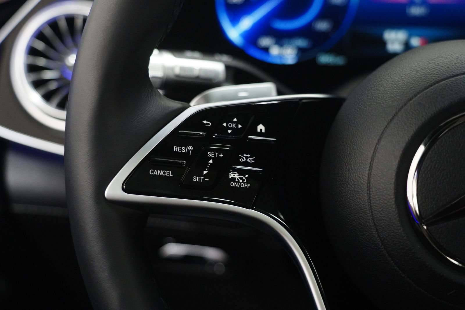 Used 2026 Mercedes-Benz EQS 550 4MATIC SUV image 19