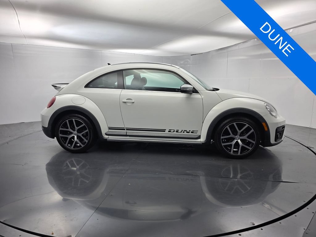 Used 2018 Volkswagen Beetle 2.0T Dune FWD image 3