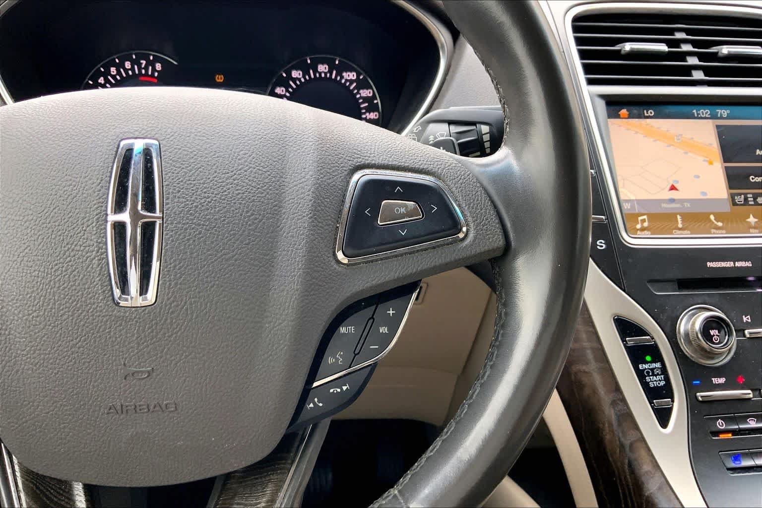 Used 2017 Lincoln MKX Reserve w/ Lincoln MKX Climate Package FWD image 23
