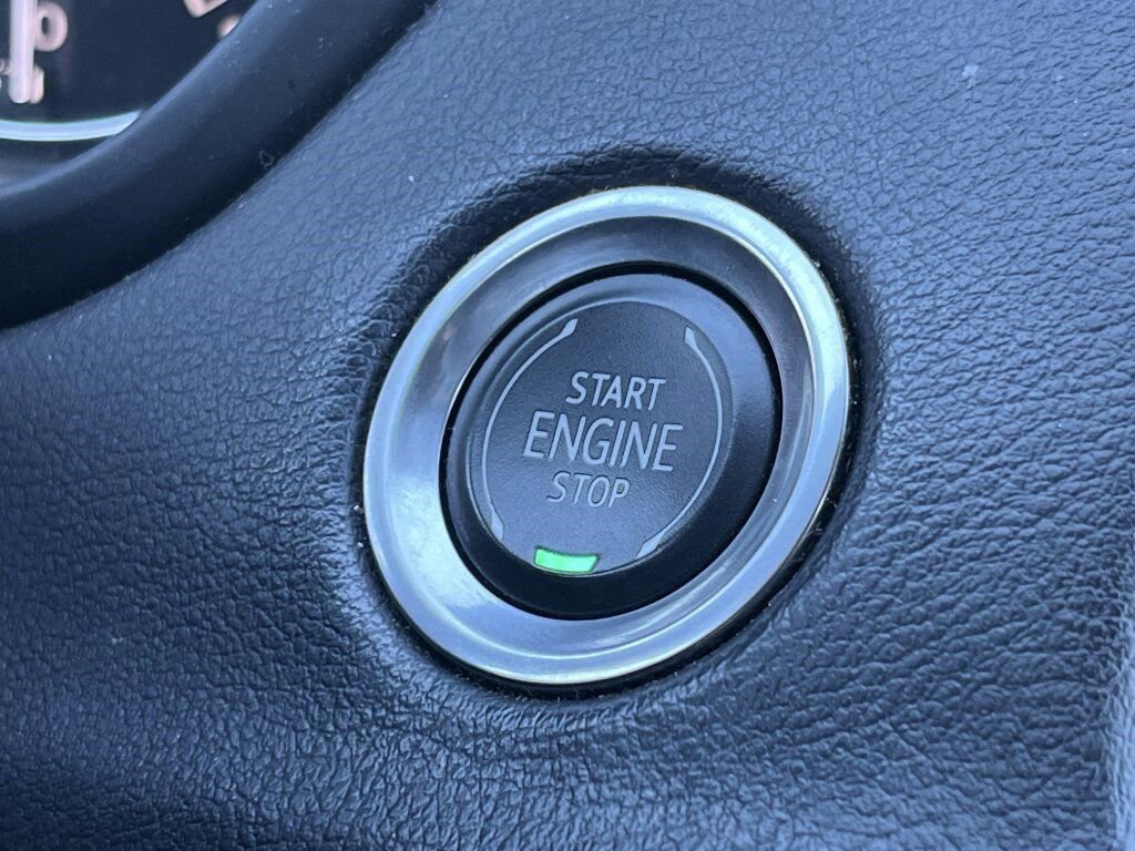 Used 2022 Cadillac XT4 Premium Luxury w/ Driver Assist Package image 9