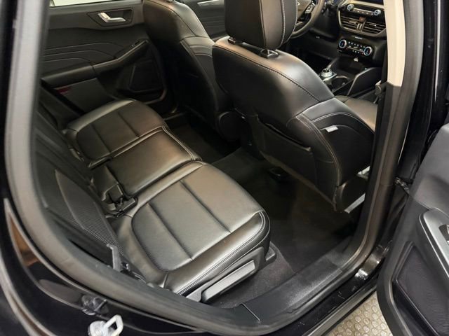 Used 2022 Ford Escape Titanium w/ Class II Trailer Tow Package image 39