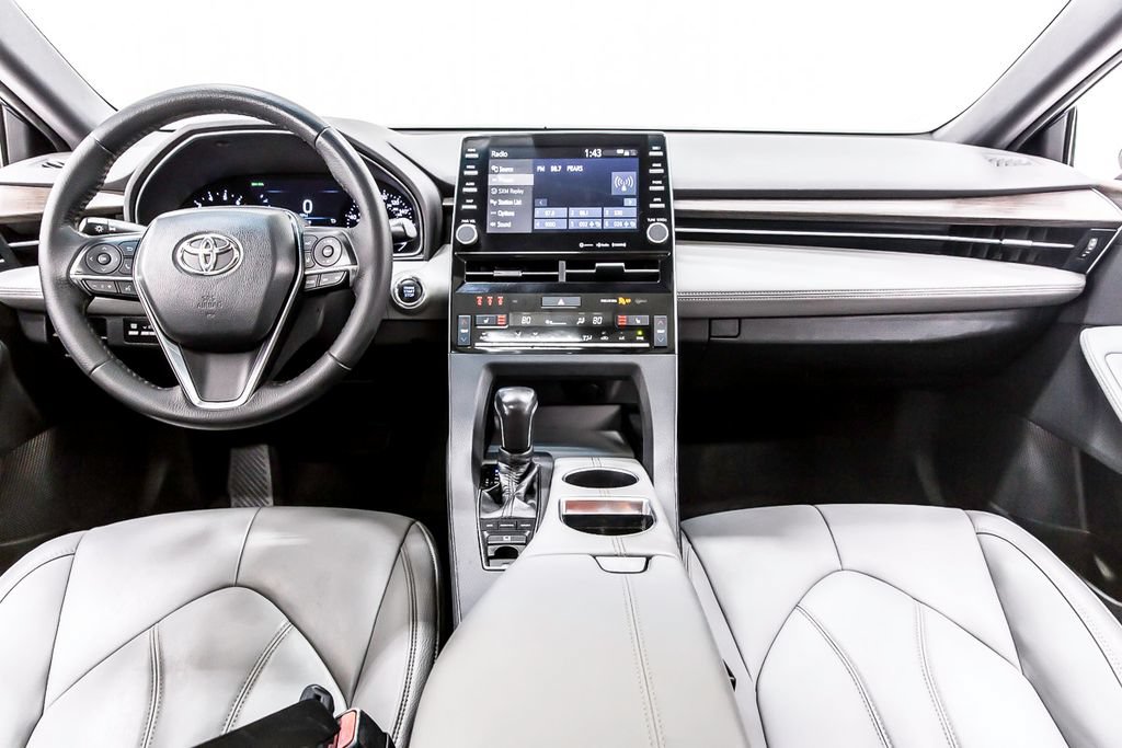 Used 2021 Toyota Avalon XLE w/ Moonroof Package FWD image 17