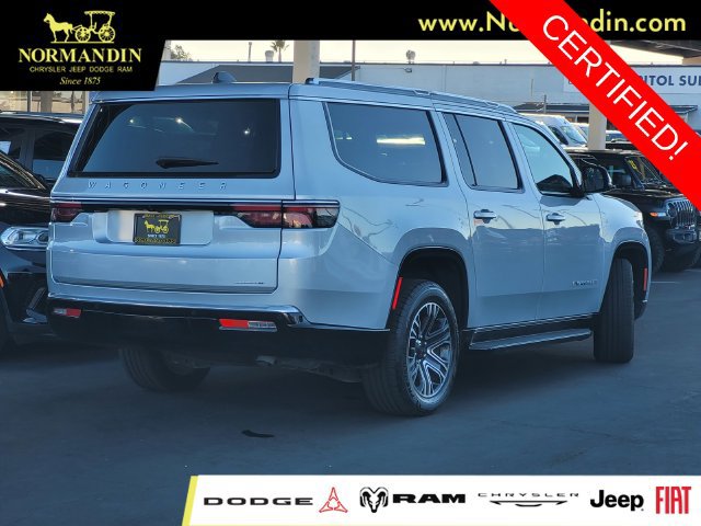 Certified 2024 Jeep Wagoneer L Series II w/ Flexible Seating Group RWD image 3