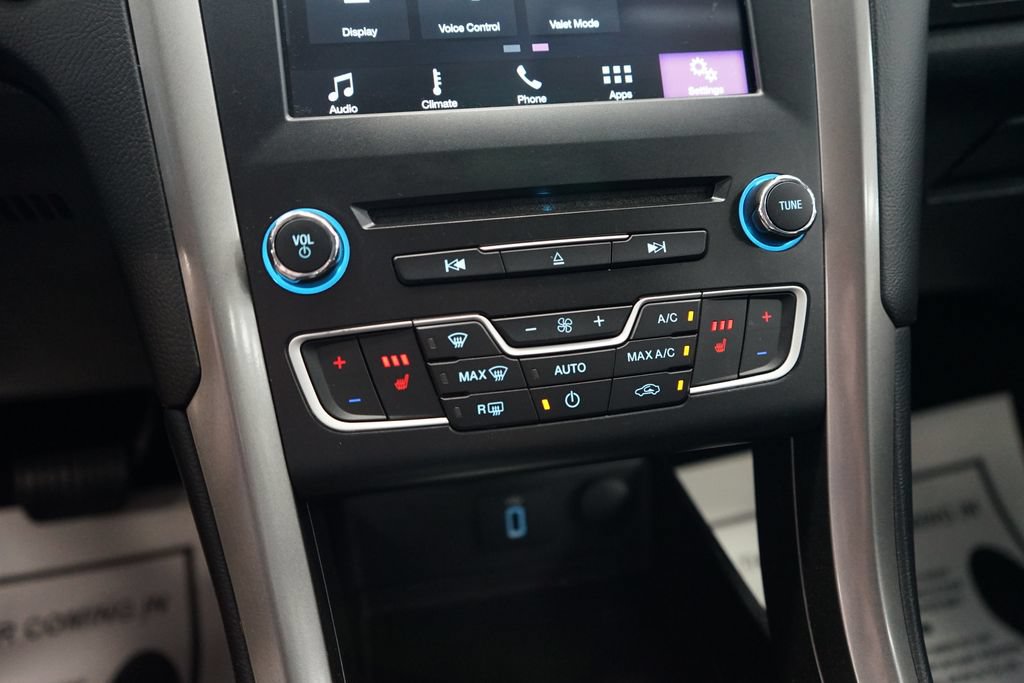 Used 2018 Ford Fusion SE w/ Fusion SE Technology Package FWD image 36