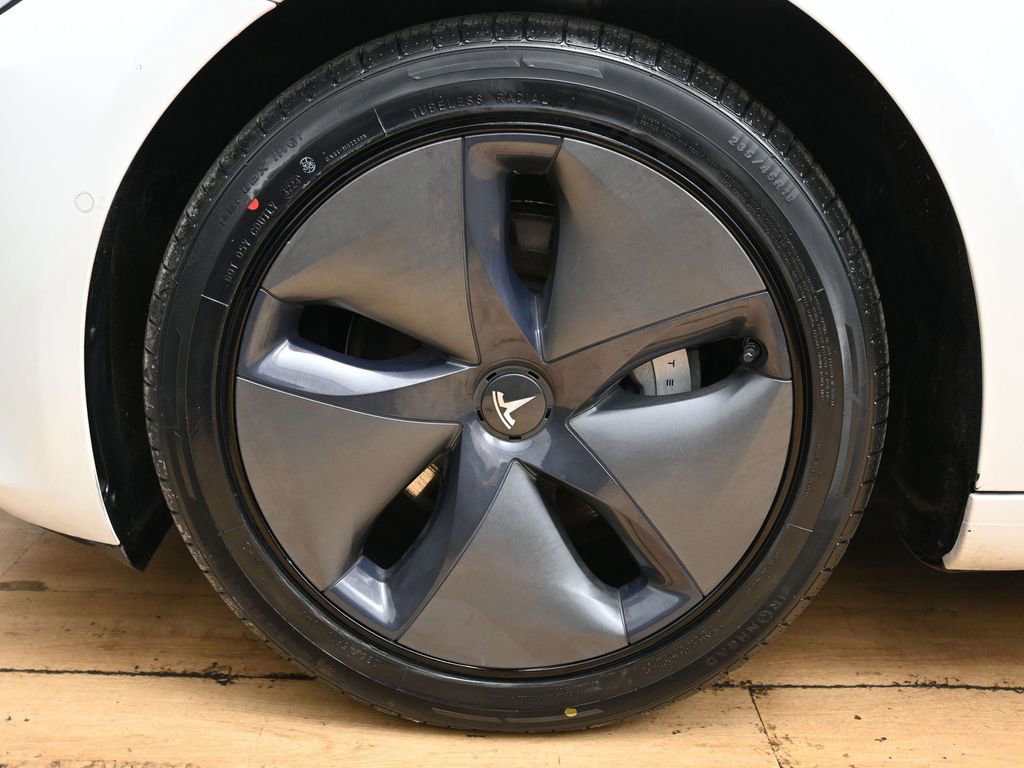 Used 2020 Tesla Model 3 Standard Range Plus image 5