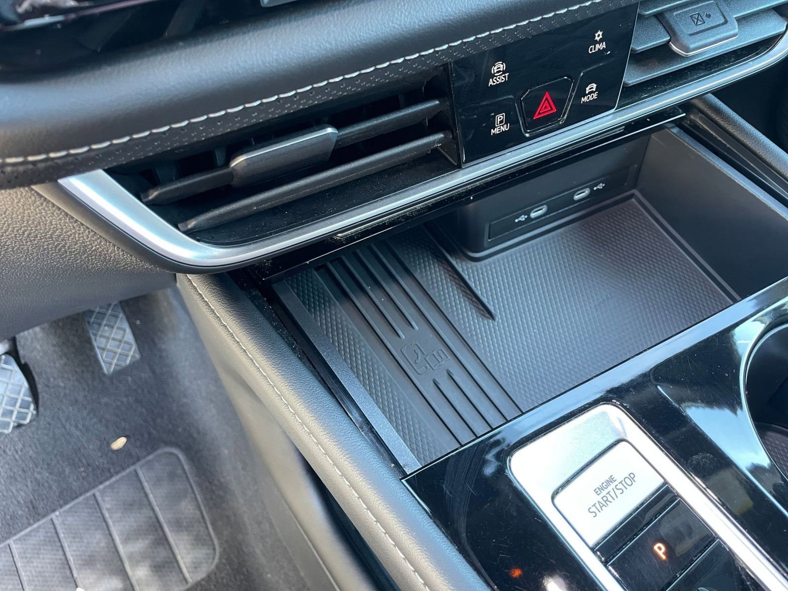 Used 2025 Volkswagen Atlas Cross Sport SE image 20