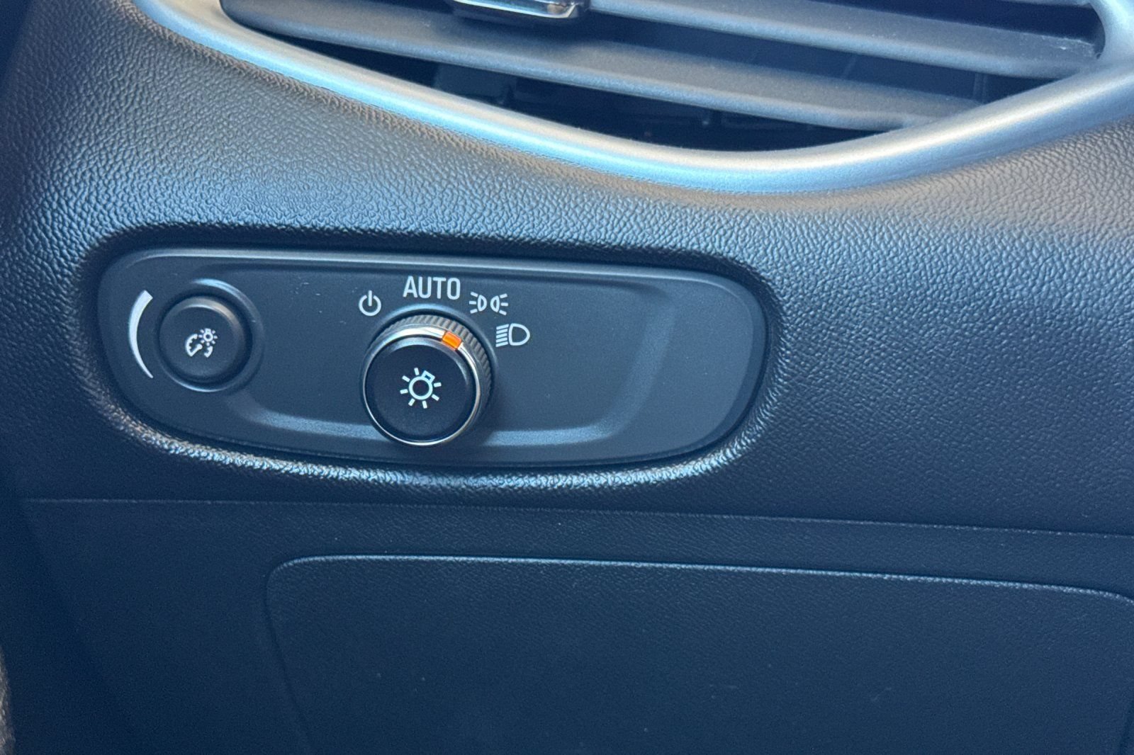 Used 2023 Chevrolet Malibu LT FWD image 38