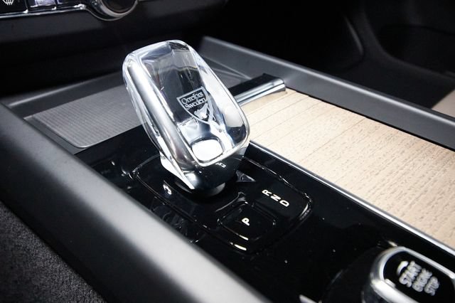 Certified 2026 Volvo XC60 B5 Plus AWD/4WD image 12