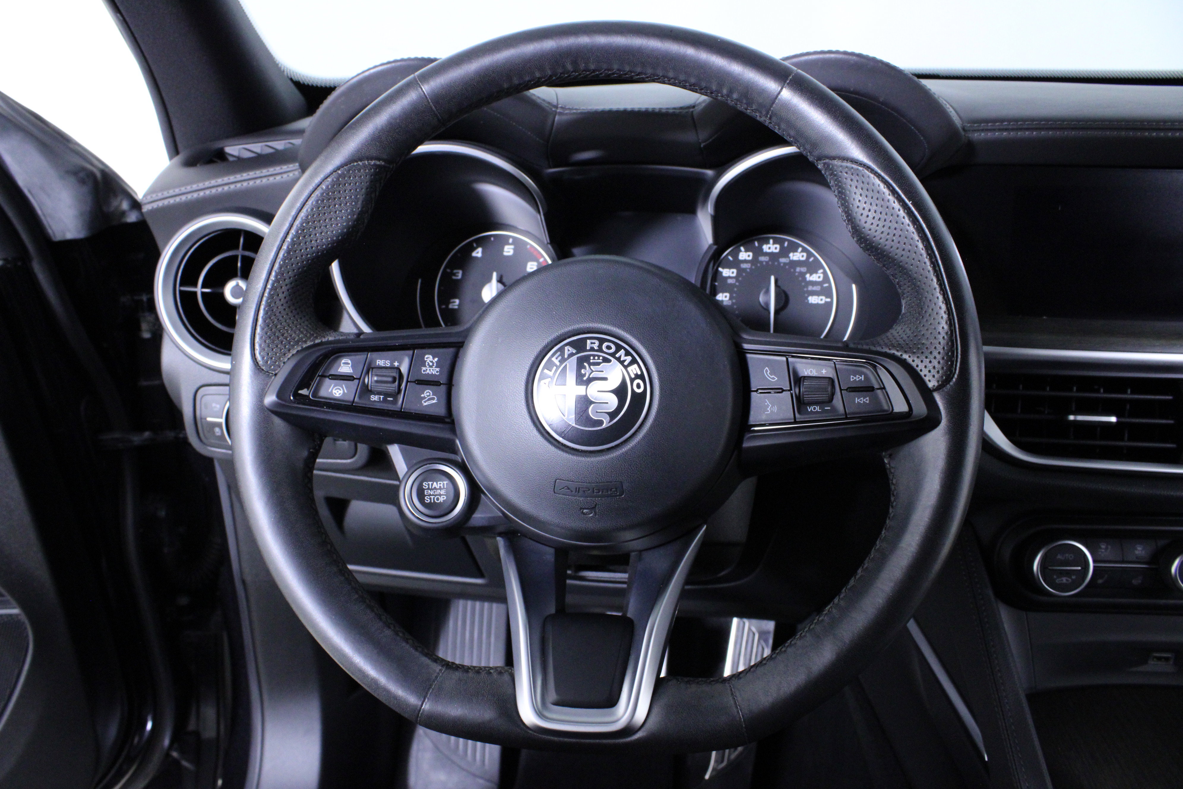 Used 2022 Alfa Romeo Stelvio Ti AWD/4WD image 24