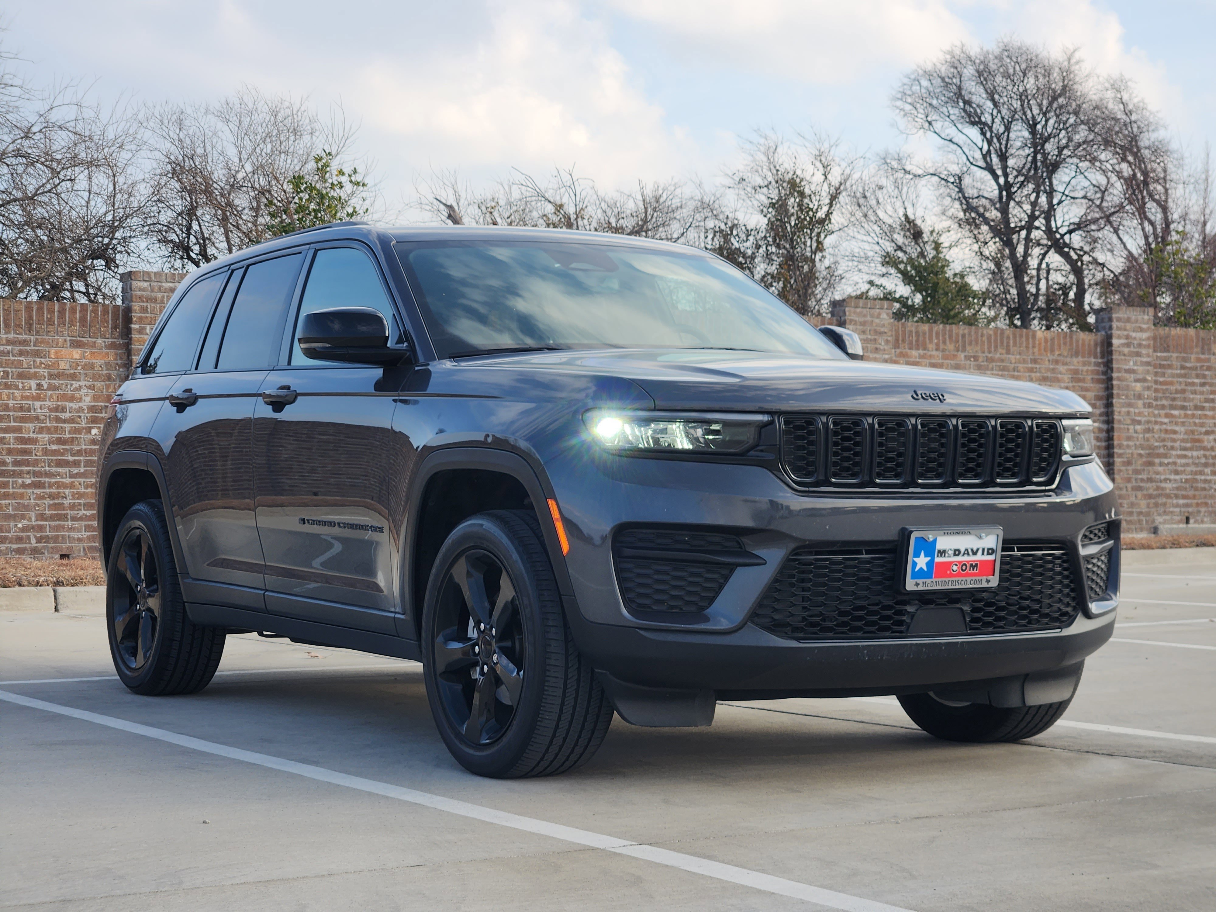 Used 2022 Jeep Grand Cherokee Altitude image 4