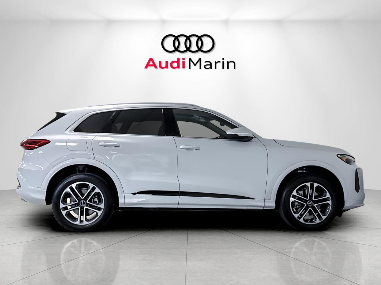 Certified 2025 Audi Q5 Premium w/ Convenience Package image 6