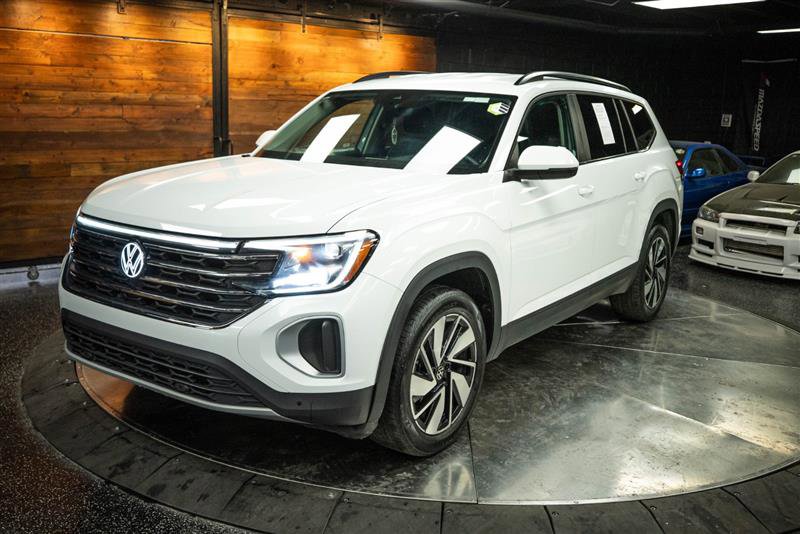 Used 2024 Volkswagen Atlas SE image 2