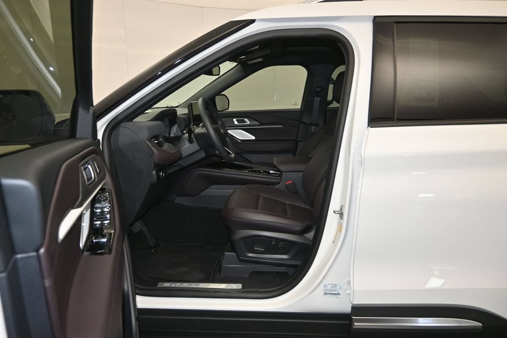 New 2026 Ford Explorer Platinum RWD image 21