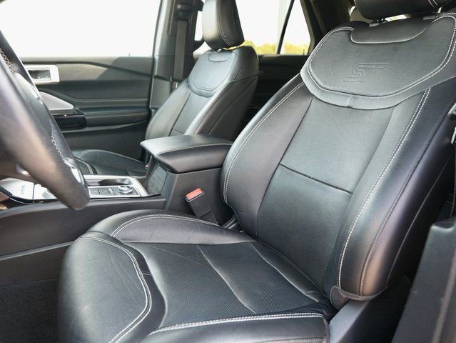 Used 2022 Ford Explorer ST w/ ST Street Pack image 13