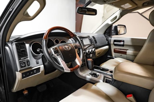 Used 2015 Toyota Sequoia Platinum image 3