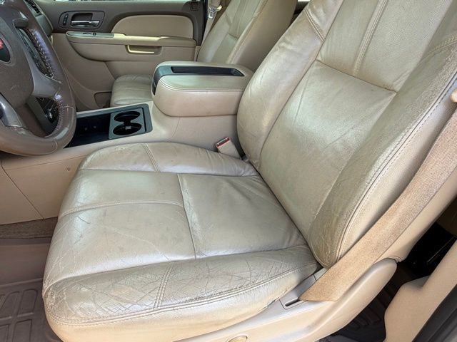 Used 2011 Chevrolet Avalanche LT w/ Luxury Package AWD/4WD image 12