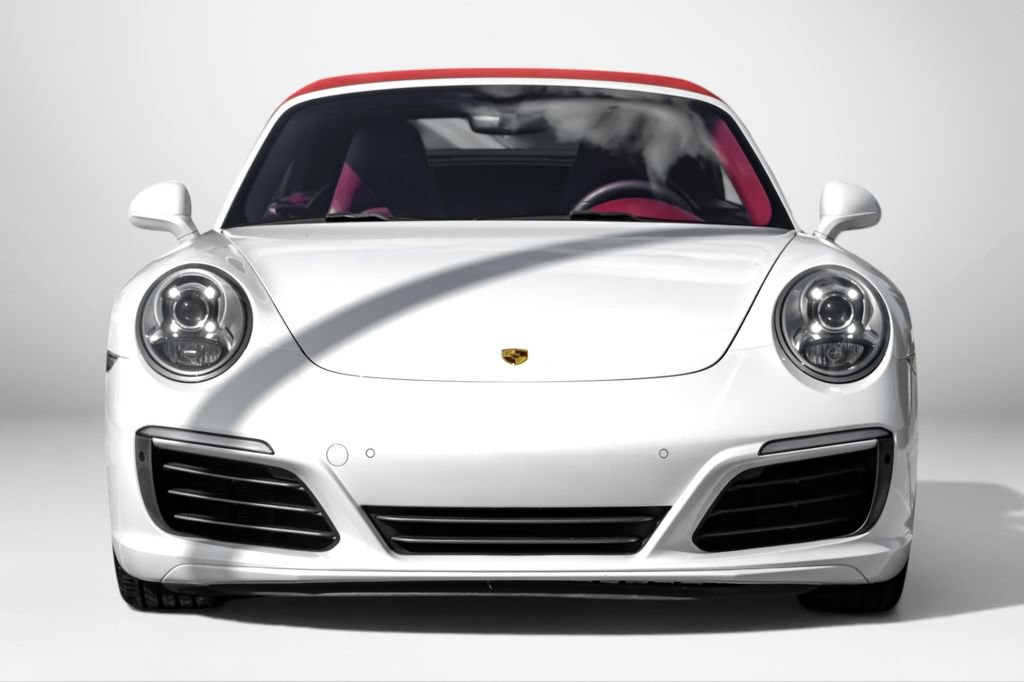 Used 2018 Porsche 911 Carrera RWD image 3