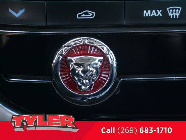 Used 2017 Jaguar XF Premium AWD/4WD image 27
