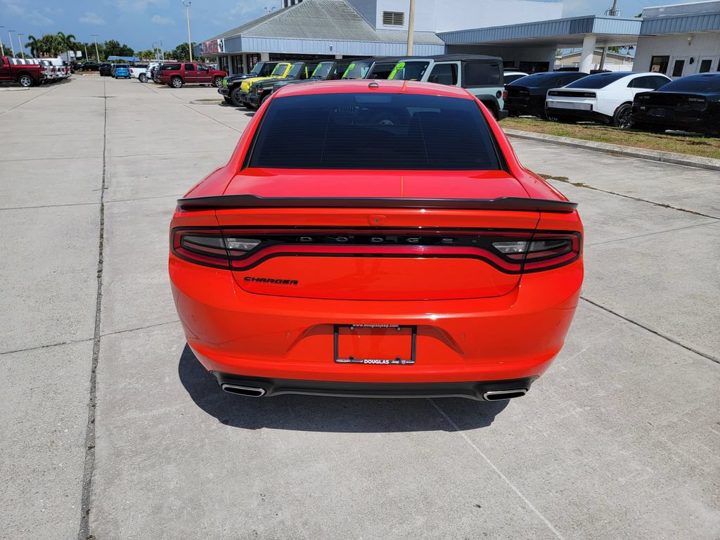 Used 2021 Dodge Charger SXT w/ Blacktop Package RWD image 4