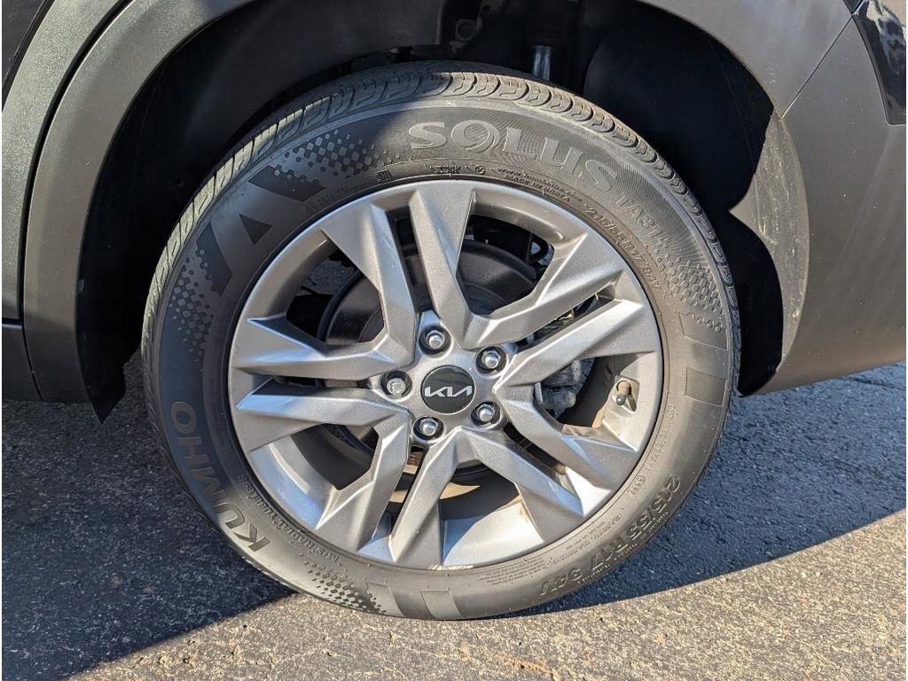Used 2023 Kia Seltos LX image 24