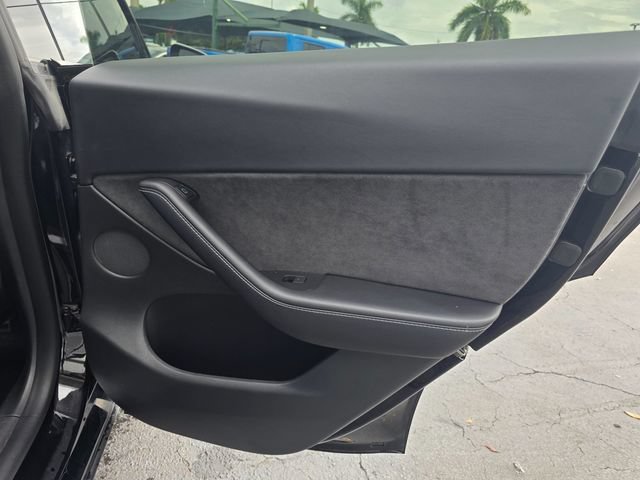 Used 2022 Tesla Model Y Long Range AWD/4WD image 14