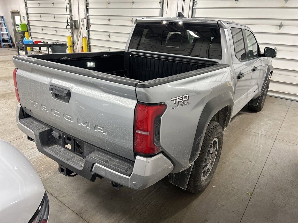 Used 2024 Toyota Tacoma TRD Off-Road image 4