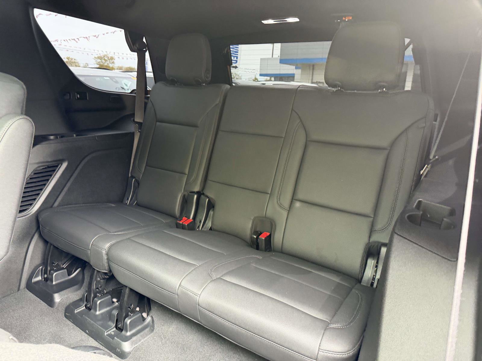 Certified 2023 Chevrolet Tahoe Z71 w/ Luxury Package AWD/4WD image 16