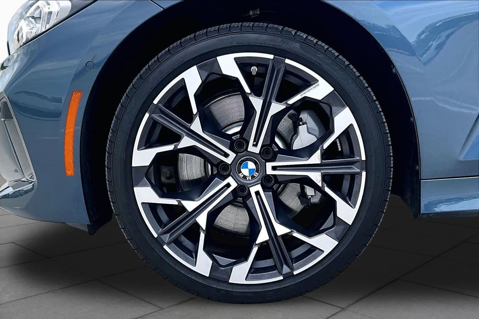 Used 2025 BMW 330i Sedan RWD image 10