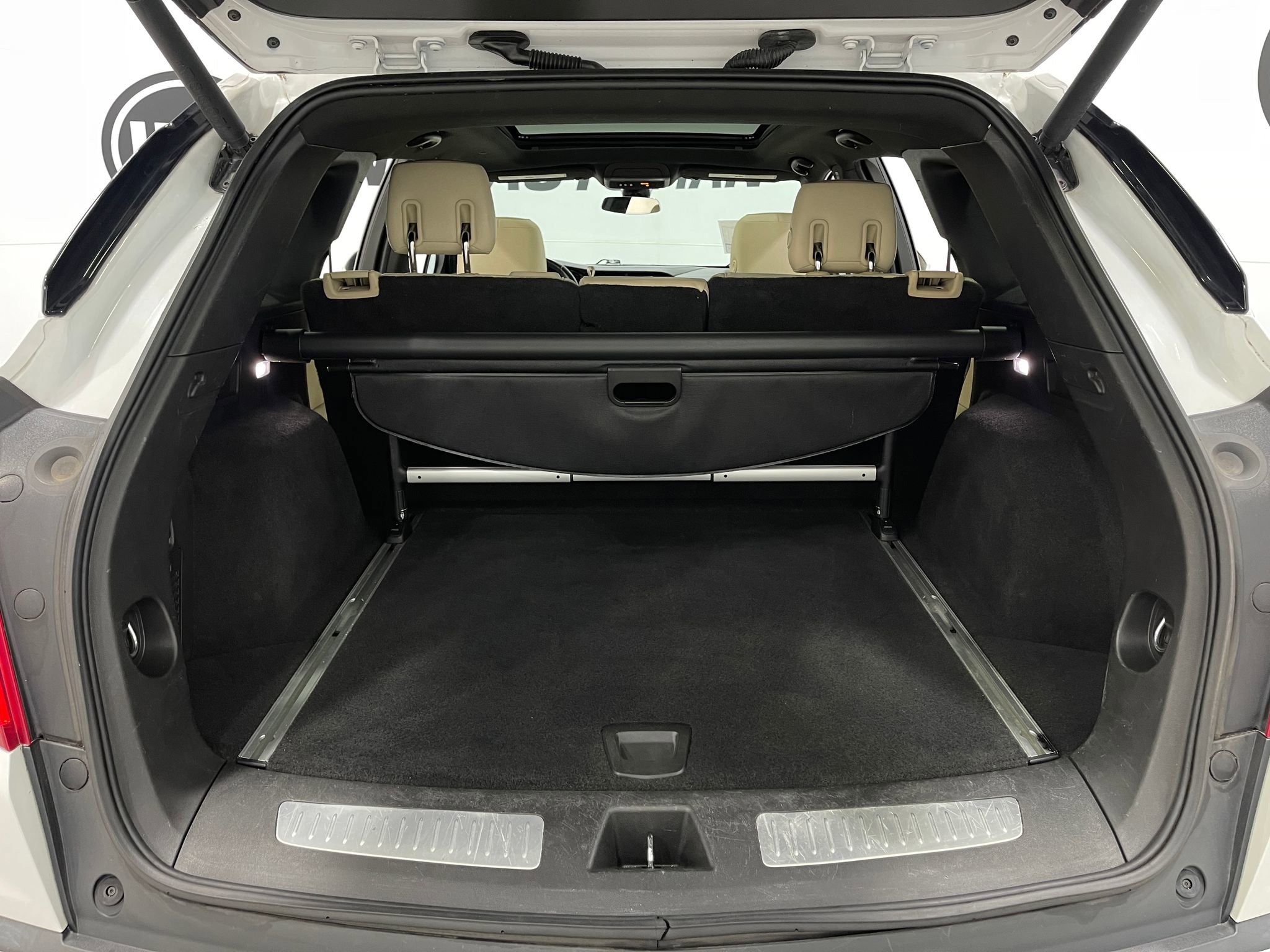 Used 2017 Cadillac XT5 Luxury w/ Driver Awareness Package image 26
