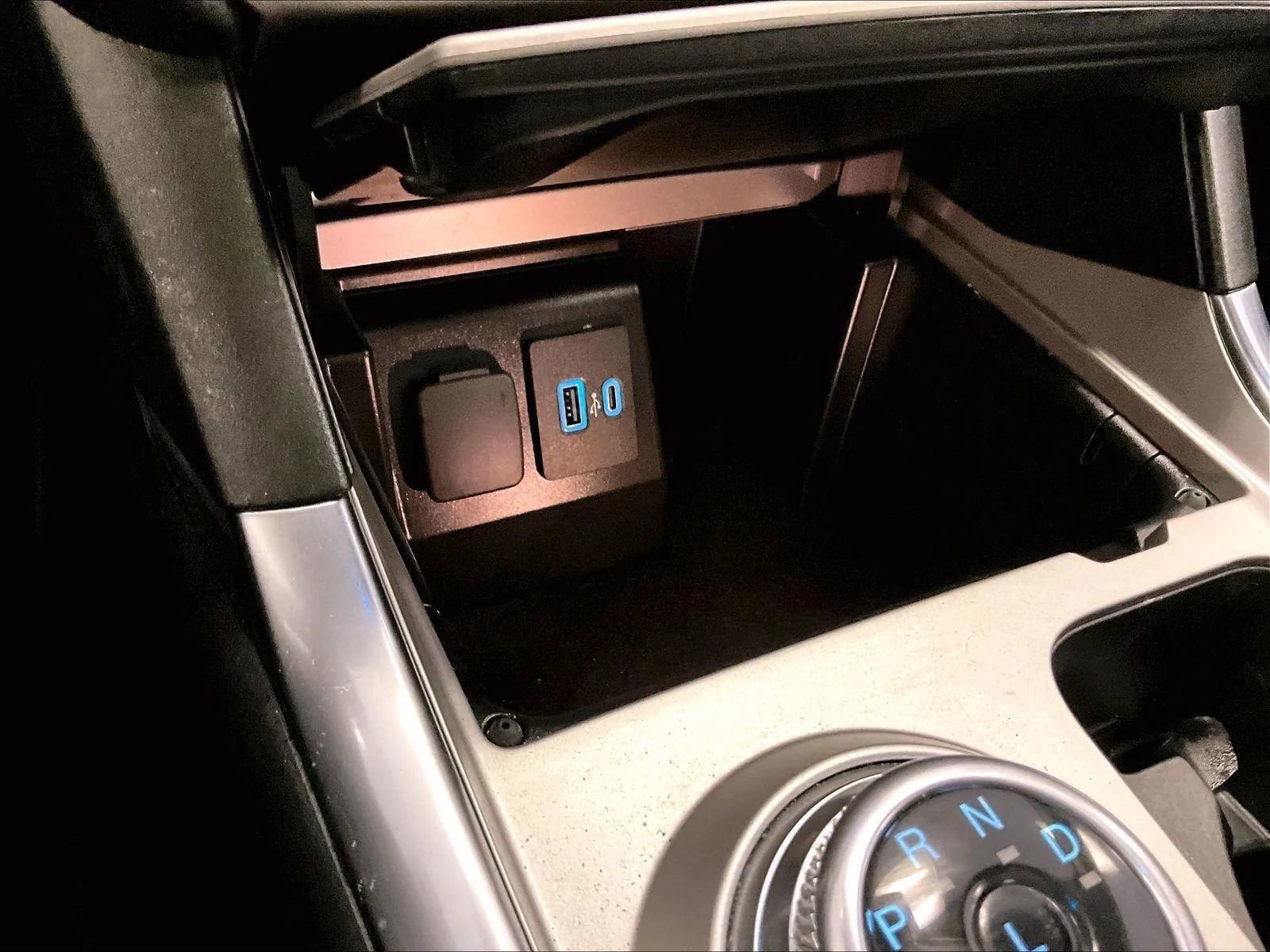 Used 2022 Ford Explorer XLT w/ Equipment Group 202A image 32