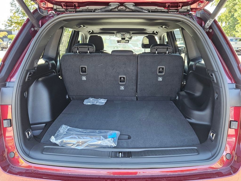 New 2025 Jeep Grand Cherokee Laredo X w/ Luxury Tech Group I image 13