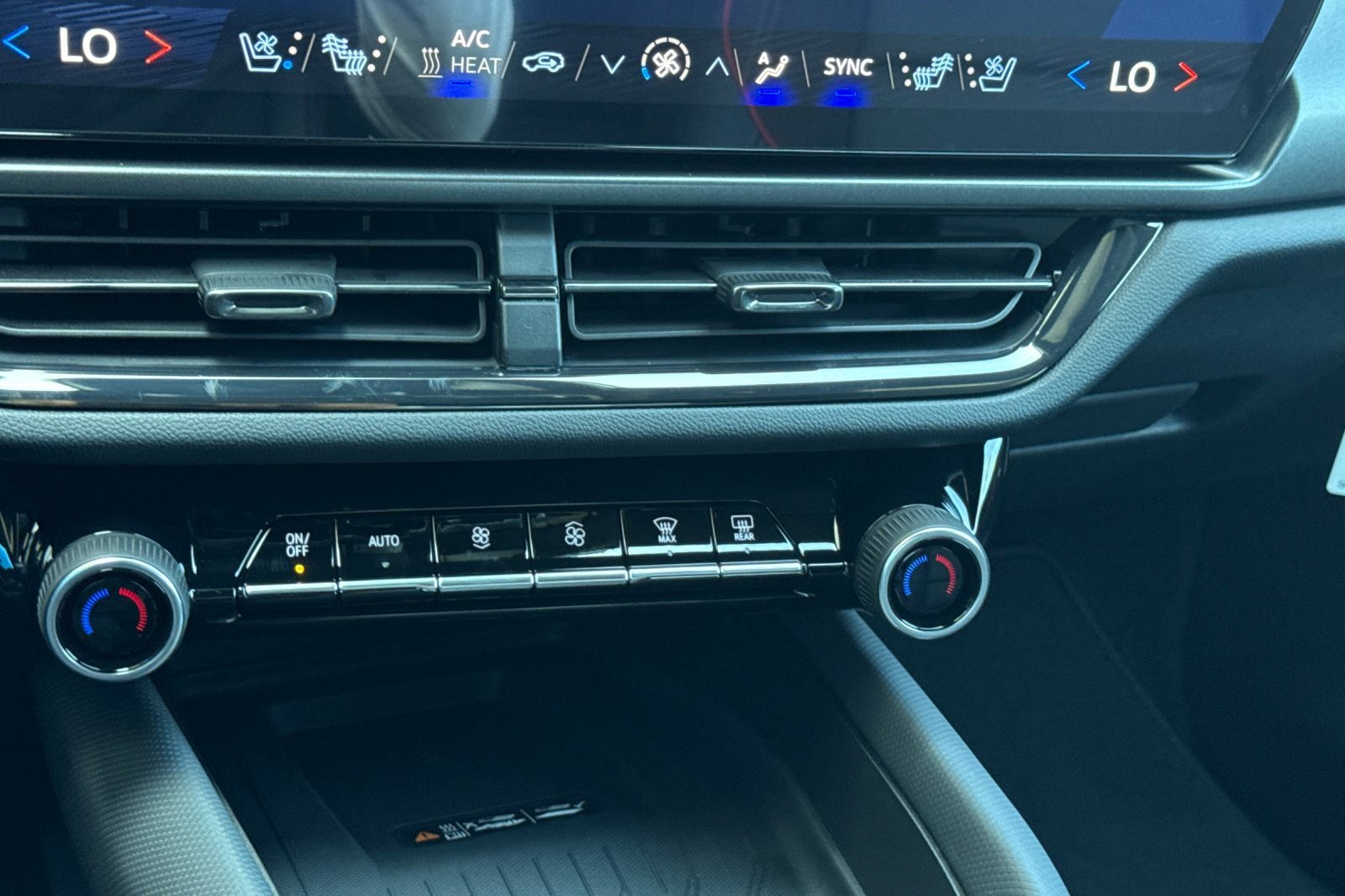 New 2025 Chevrolet Equinox EV RS image 21