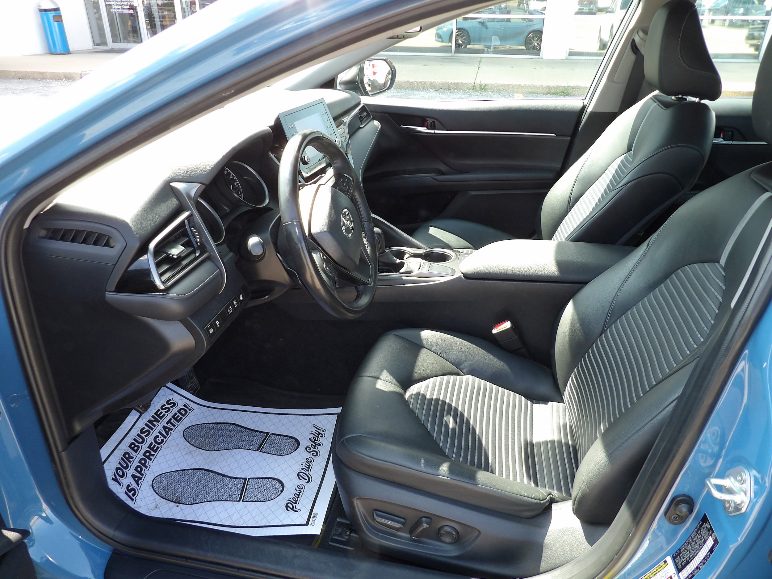 Used 2024 Toyota Camry SE w/ Cold Weather Package FWD image 10