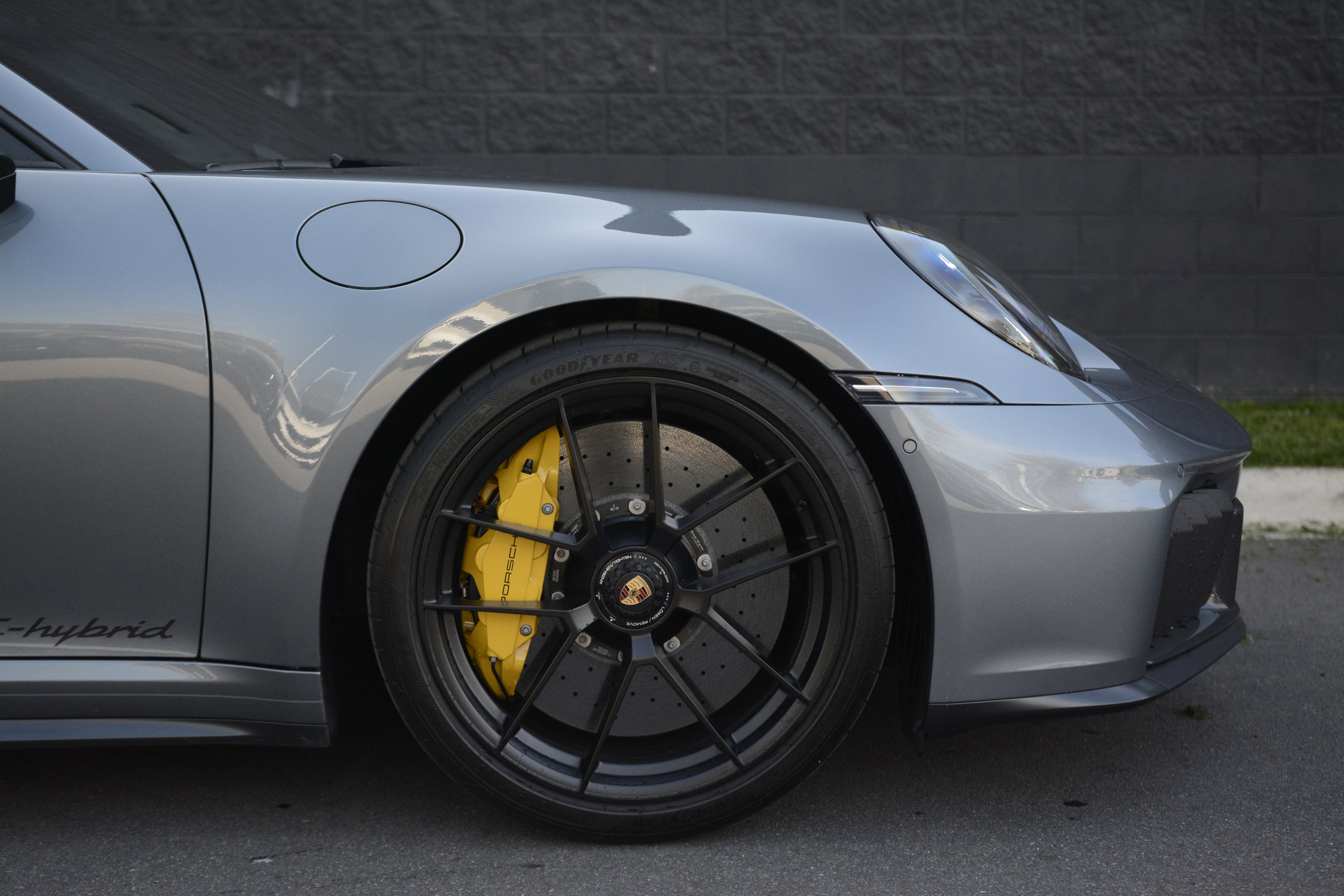 Certified 2025 Porsche 911 Carrera GTS image 36