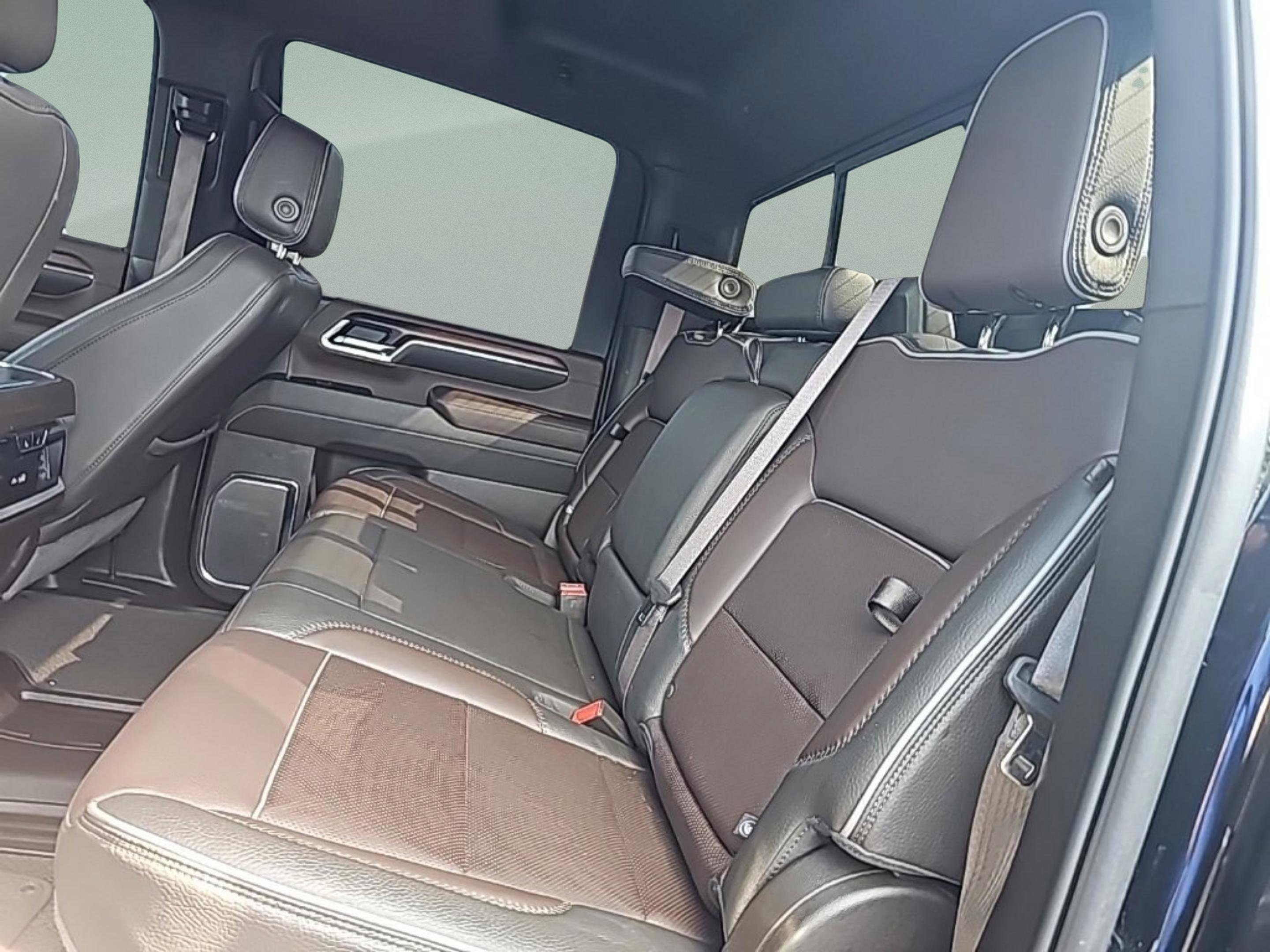 Used 2024 GMC Sierra 3500 Denali w/ Denali Reserve Package image 28