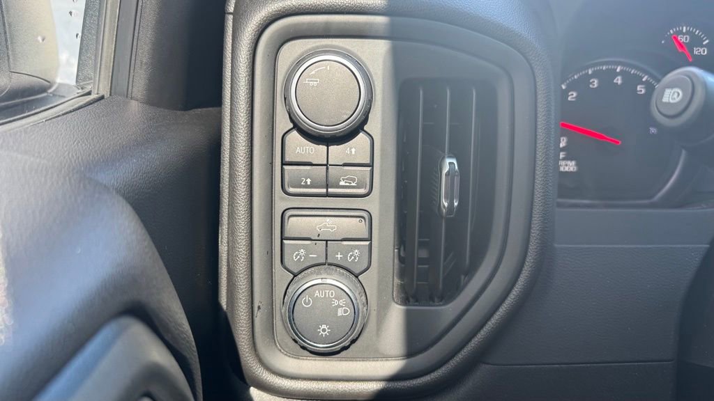 Used 2025 Chevrolet Silverado 1500 Custom image 20