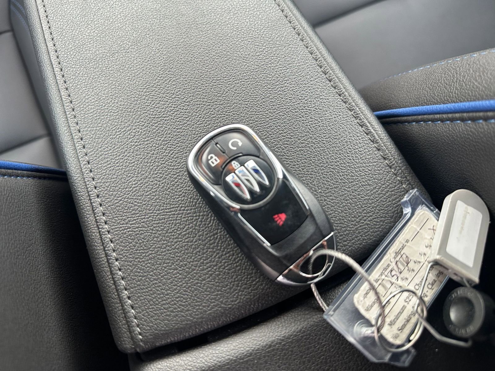 Used 2025 Buick Envista Sport Touring image 22