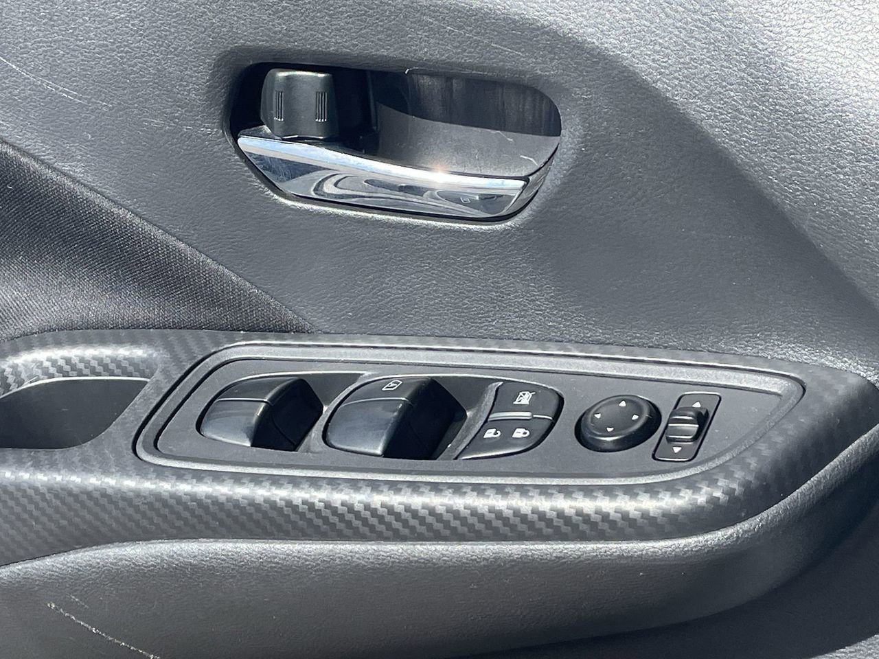 Used 2021 Nissan Versa SV w/ Trunk Package image 19