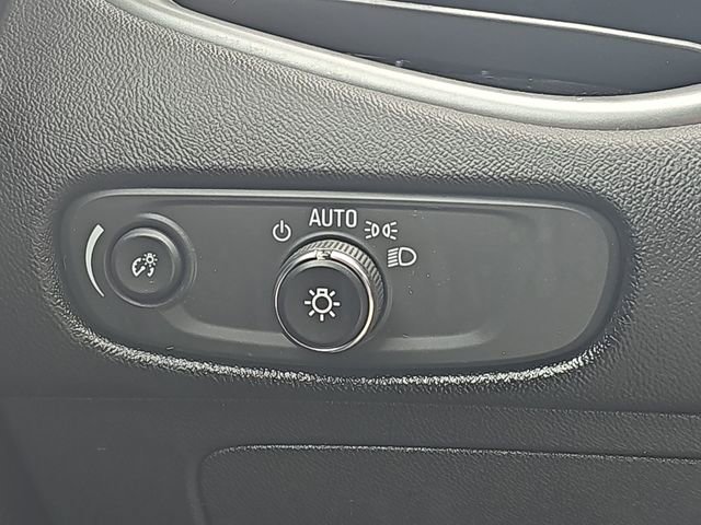 Used 2023 Chevrolet Malibu LS image 18