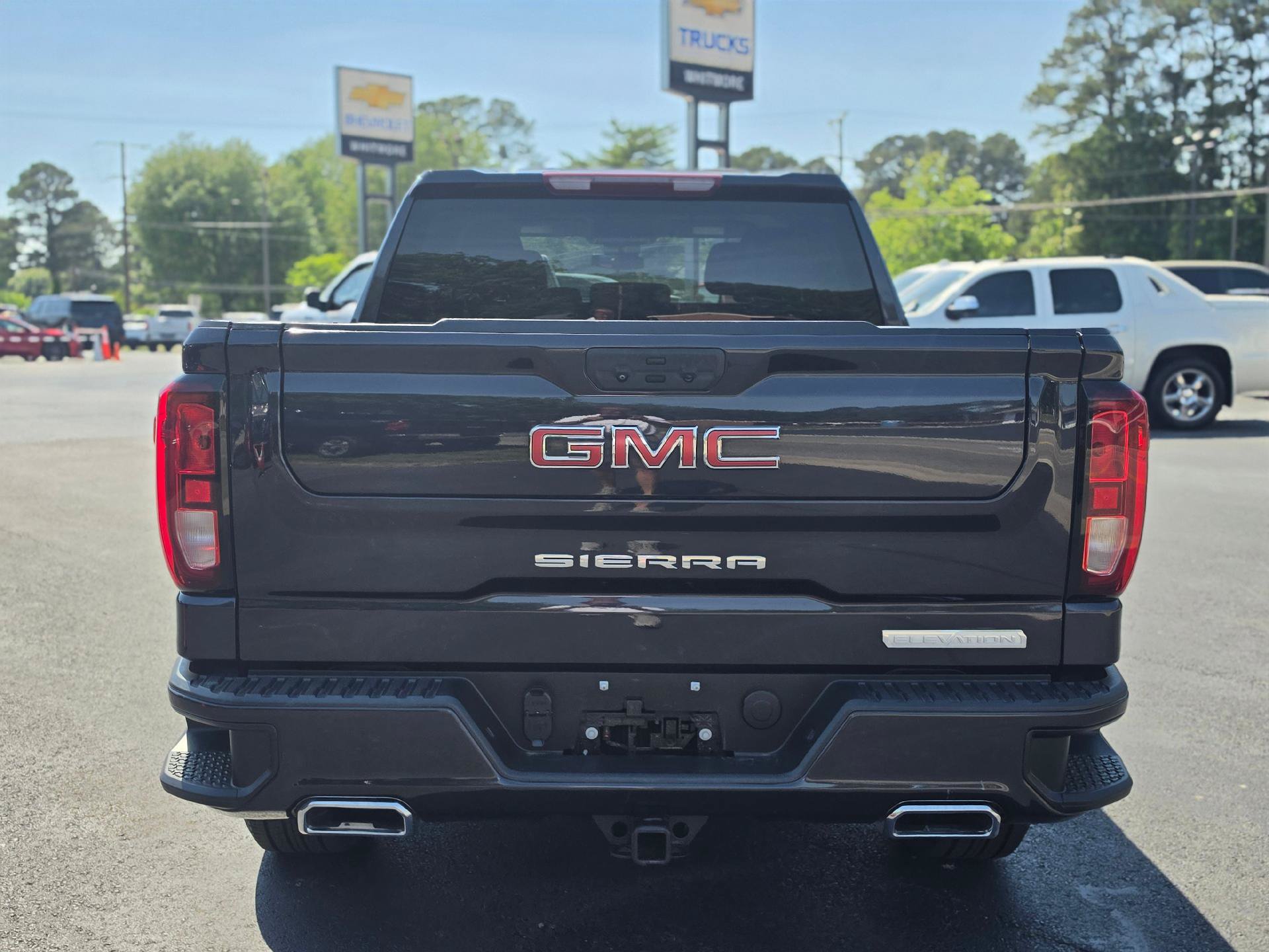 Used 2022 GMC Sierra 1500 Elevation w/ X31 Off-Road Package AWD/4WD image 4