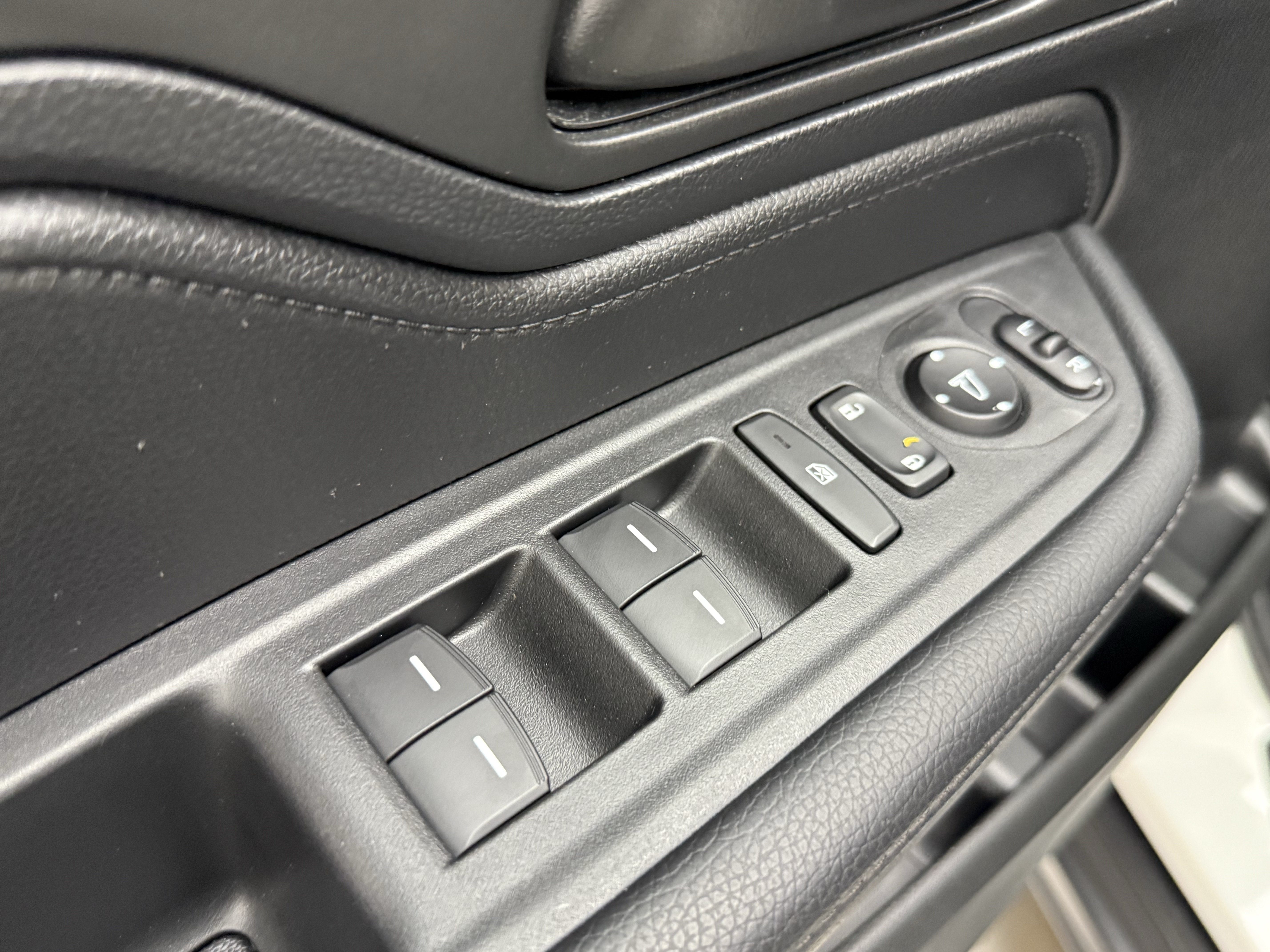 Used 2025 Honda Odyssey EX-L image 11