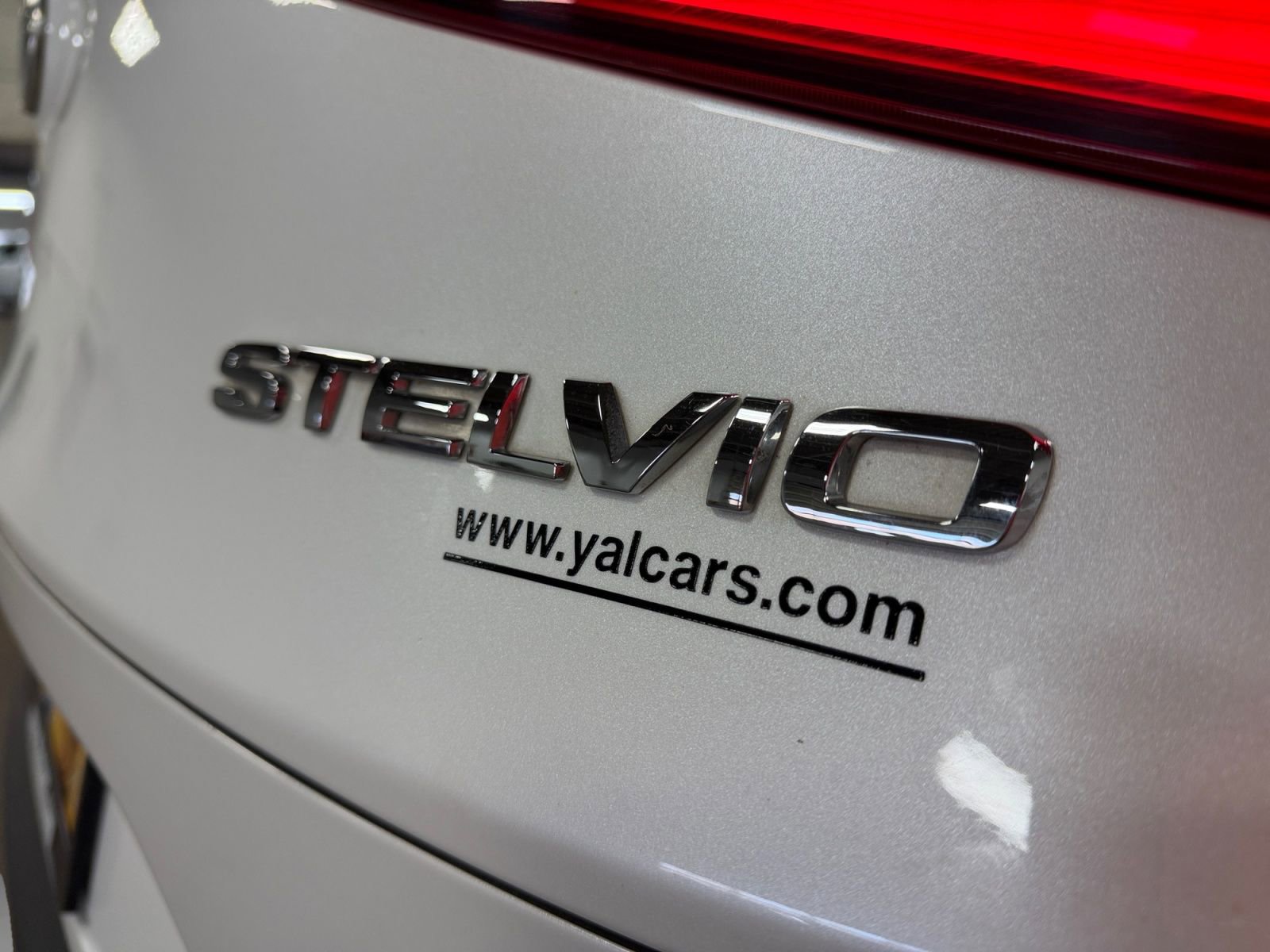 Used 2018 Alfa Romeo Stelvio Ti Sport image 29