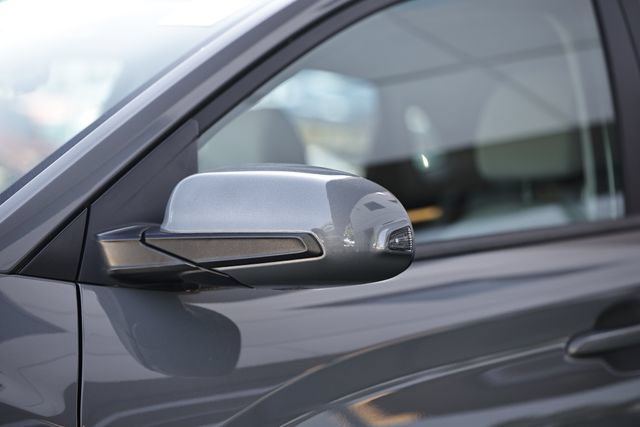 Used 2023 Hyundai Kona SE w/ Cargo Package FWD image 12