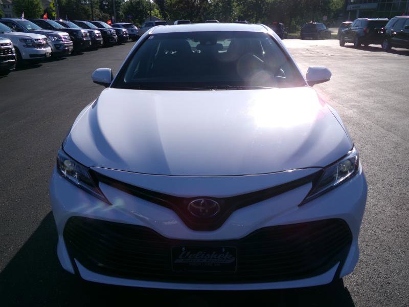 Used 2018 Toyota Camry LE FWD image 8