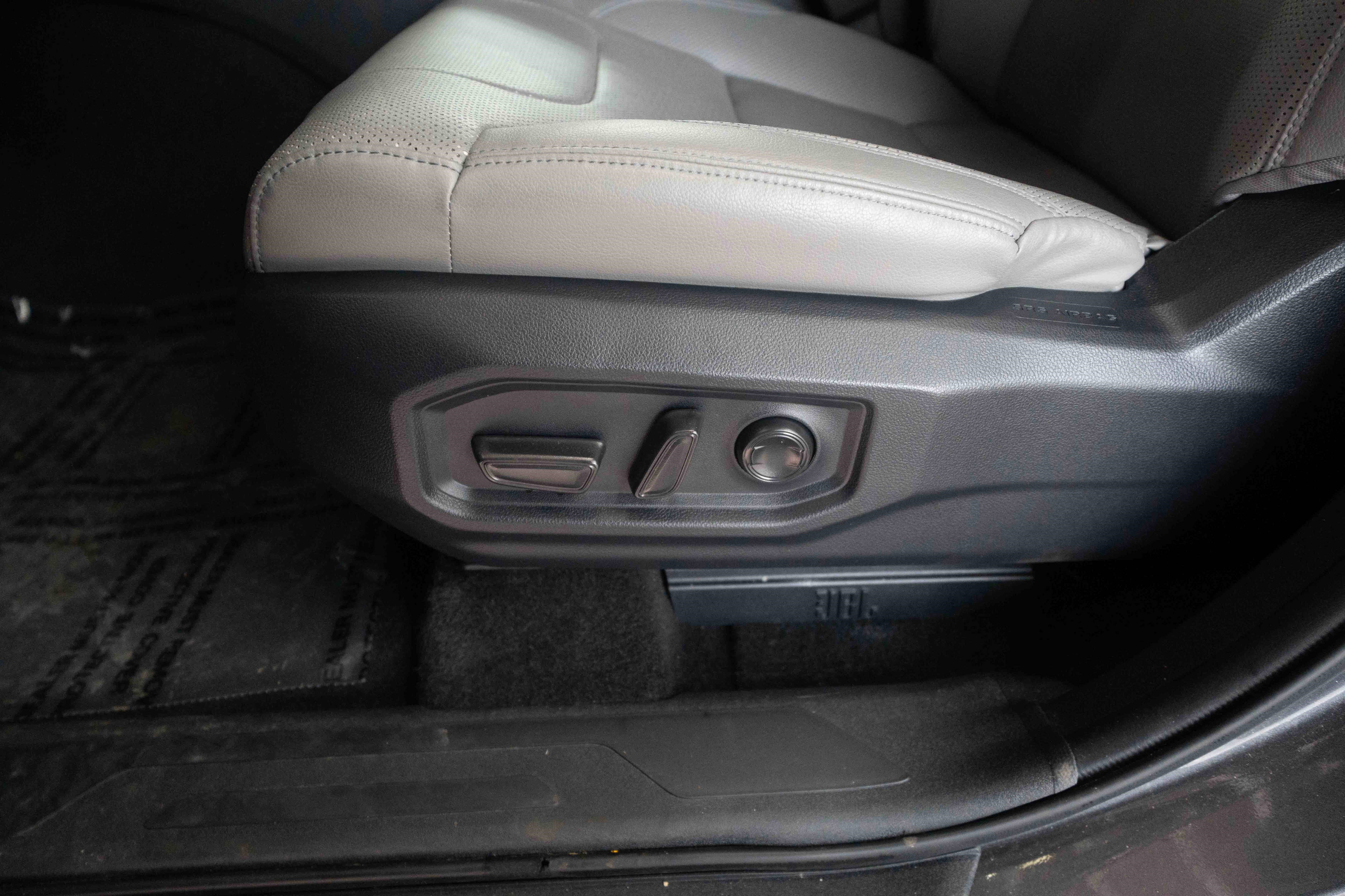 Used 2023 Toyota Tundra Limited image 12