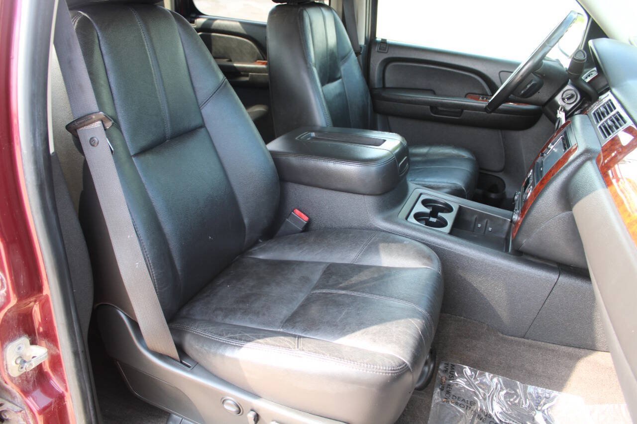 Used 2009 Chevrolet Silverado 1500 LTZ w/ LTZ Plus Package AWD/4WD image 13