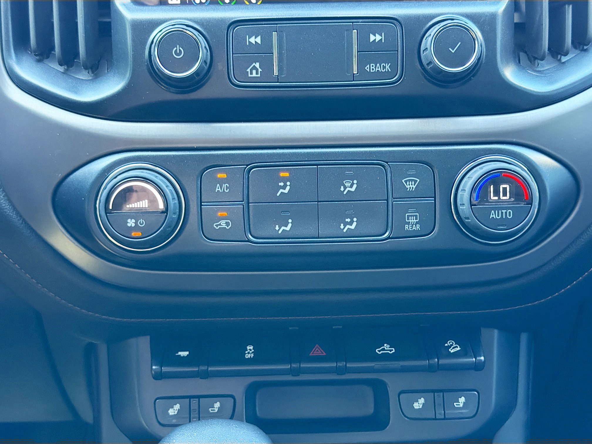 Used 2022 GMC Canyon AT4 w/ Trailering Package image 31