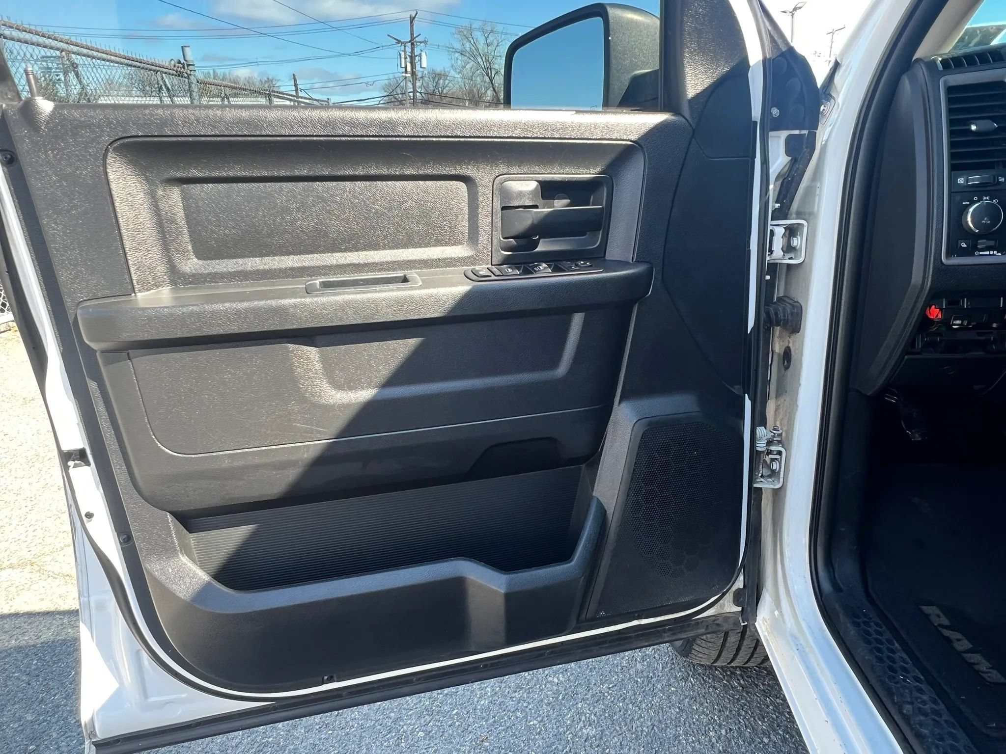 Used 2017 RAM 1500 Express AWD/4WD image 11